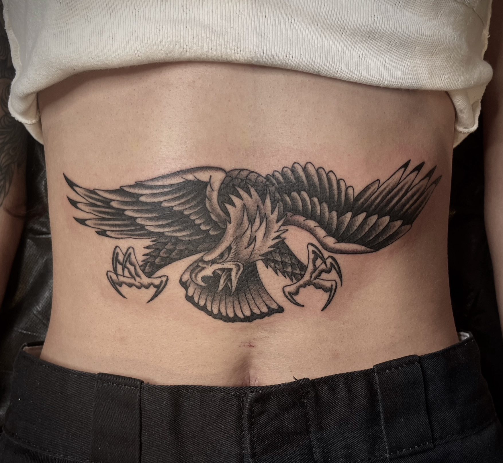american-traditional-eagle-tattoo