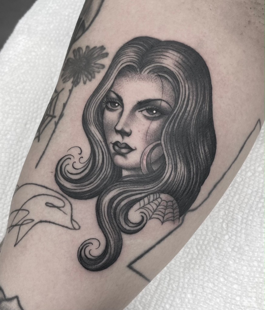fine-line-girl-tattoo
