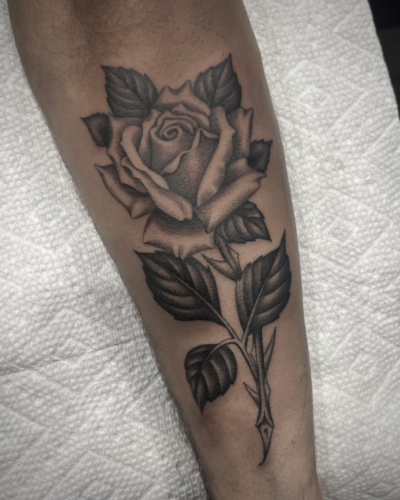 single-needle-fine-line-rose-tattoo